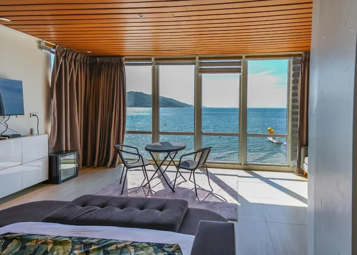Destino Beach Resort And Hotel